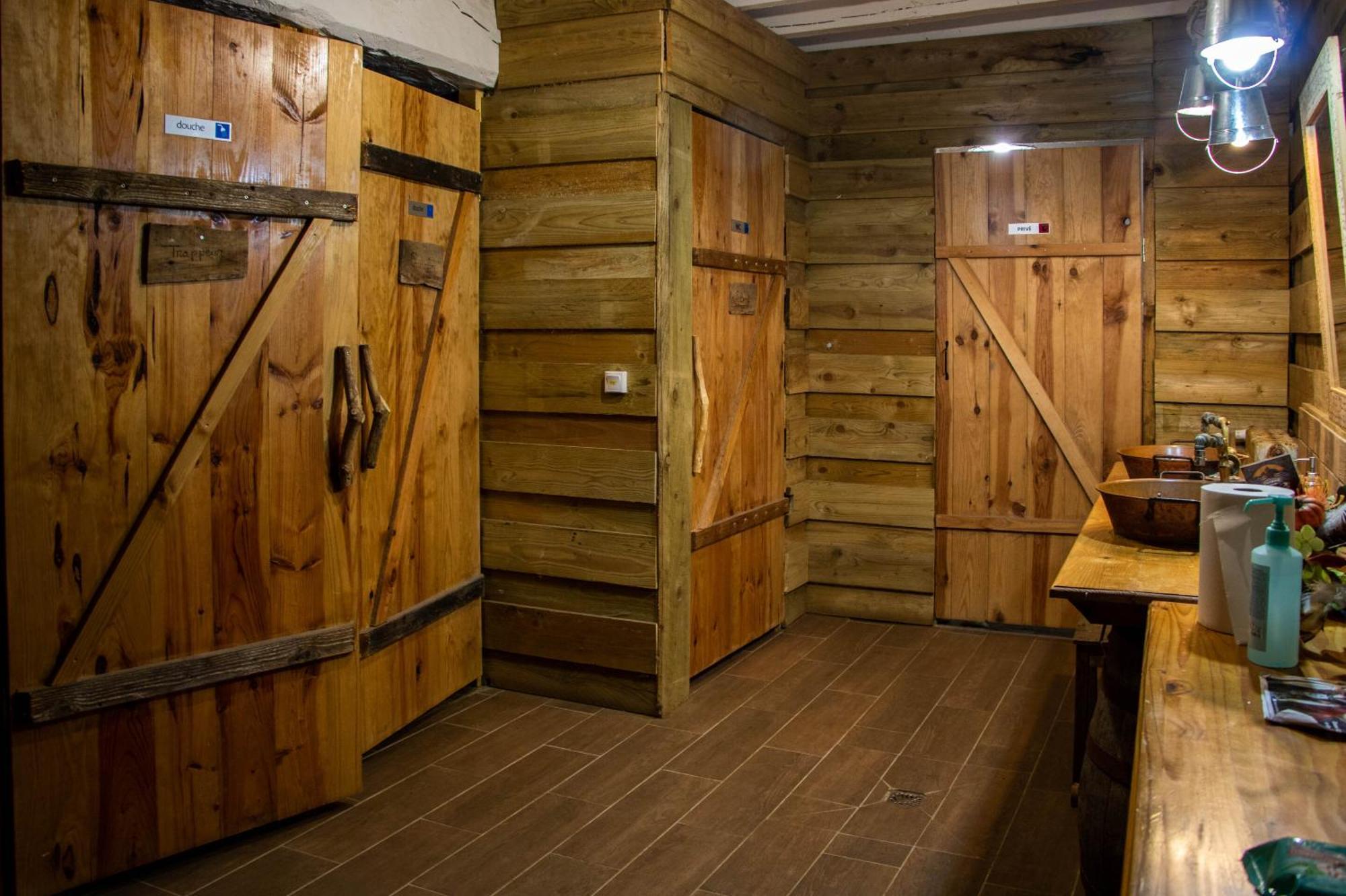 Mezieres-sur-Ponthouin La Valise A Cheval B&B 객실 사진