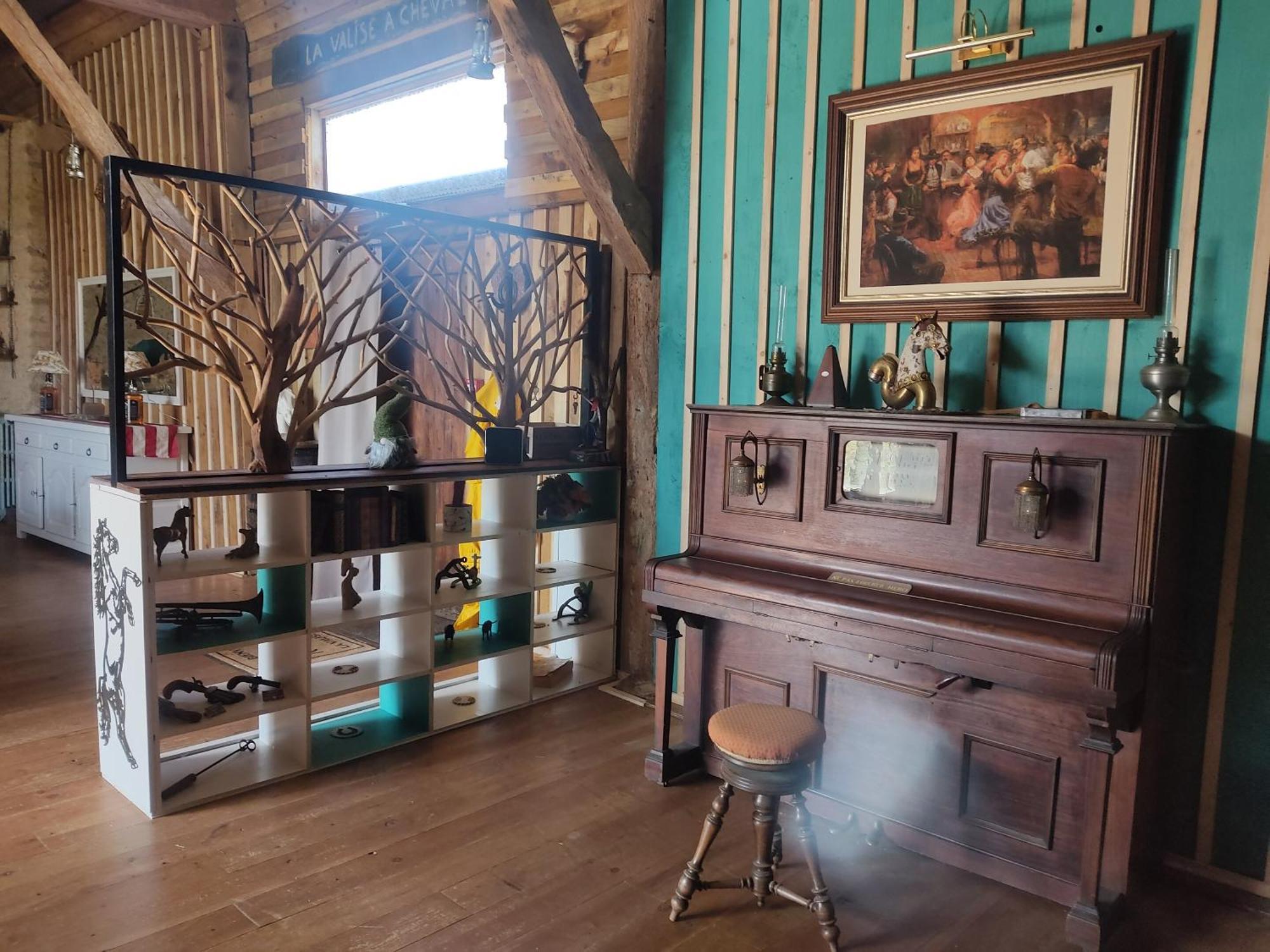 Mezieres-sur-Ponthouin La Valise A Cheval B&B 외부 사진